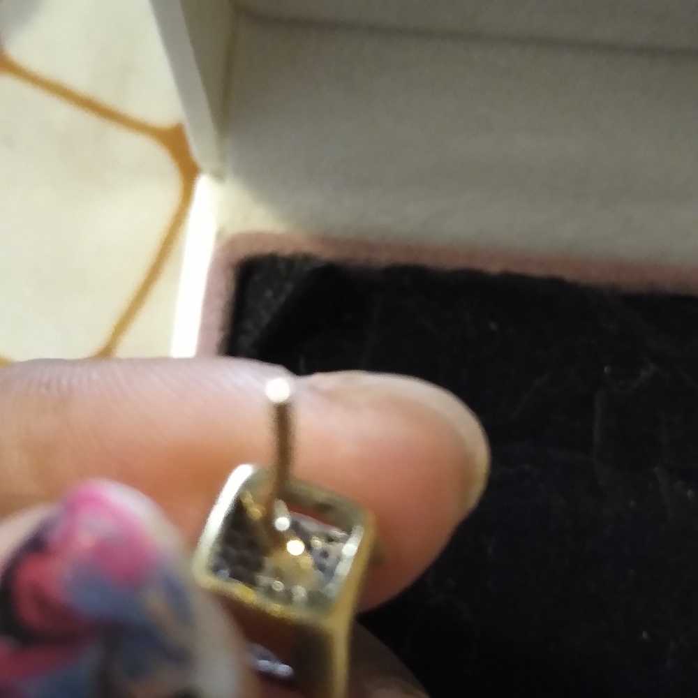 Earring - Picture 4 of 7